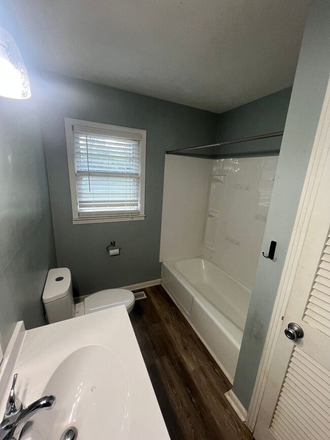 Building Photo - Brick Ranch located in Shelbyville