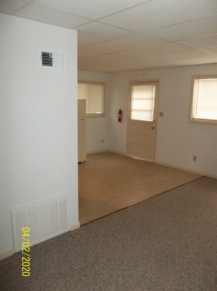 #3 Garage apartment entry - 533 E 19th St