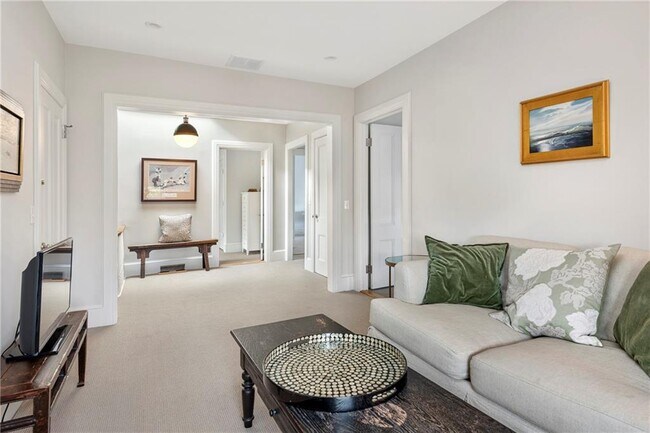 Building Photo - 15 Berkeley Ave