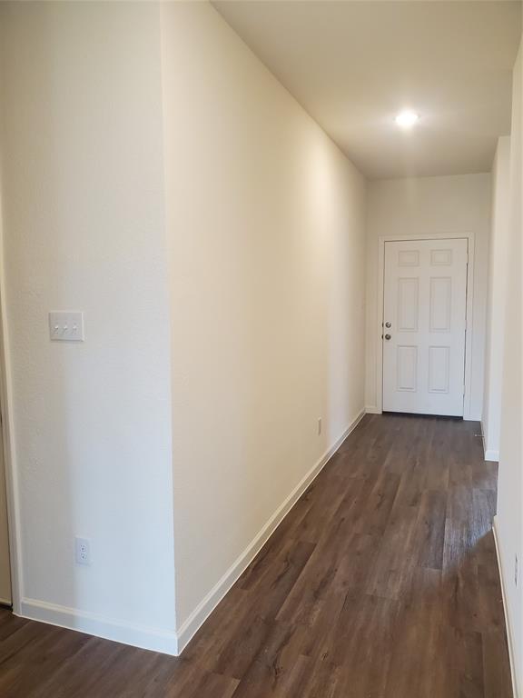 Building Photo - 712 Peach Tree Ln