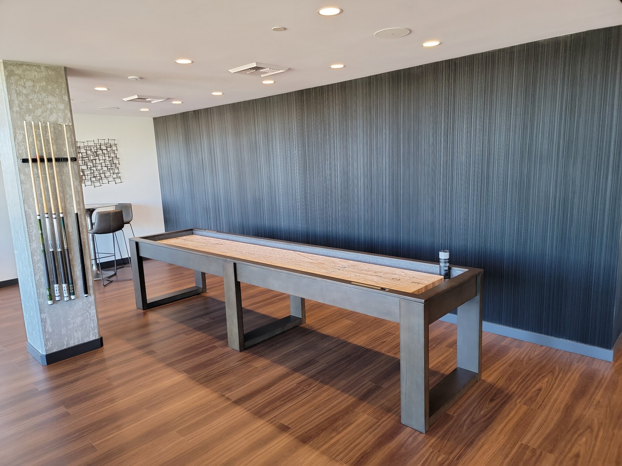 Amenity: Shuffleboard in lounge - 450 S Main St
