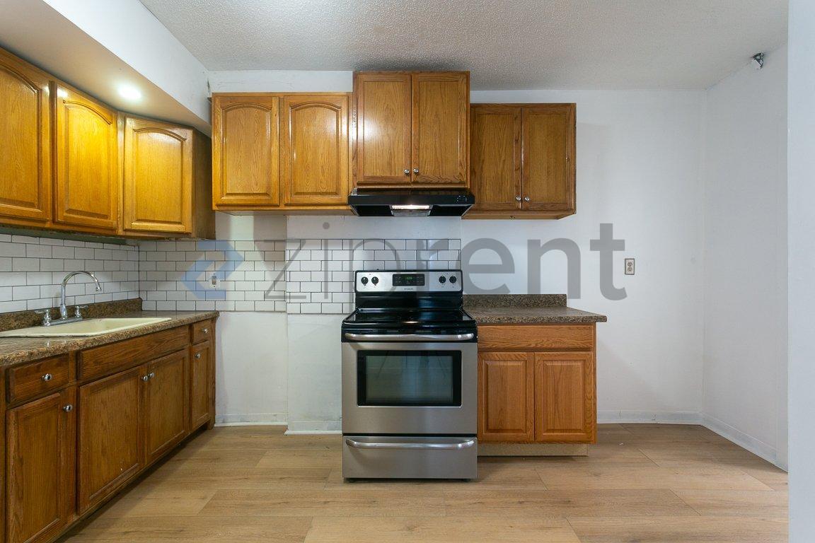 Building Photo - Unit 1L