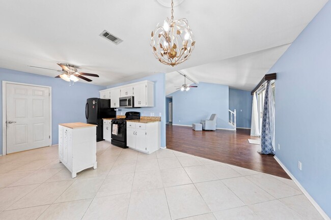 Building Photo - 4 bedroom in Bluewater Bay!