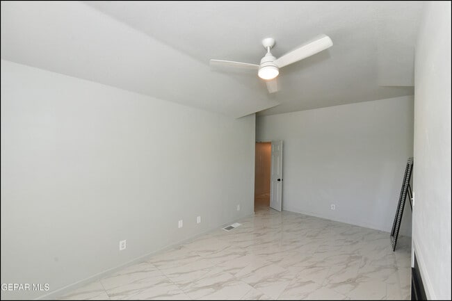 Building Photo - 31 Stratford Hall Cir