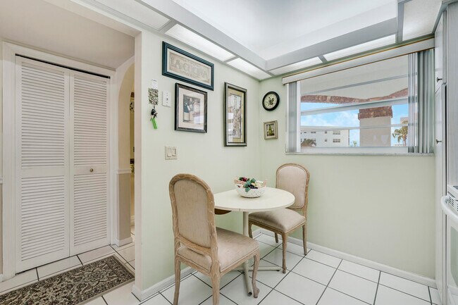 Building Photo - 20 Yacht Club Dr