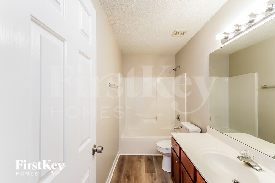 Building Photo - 2415 Damascus Dr