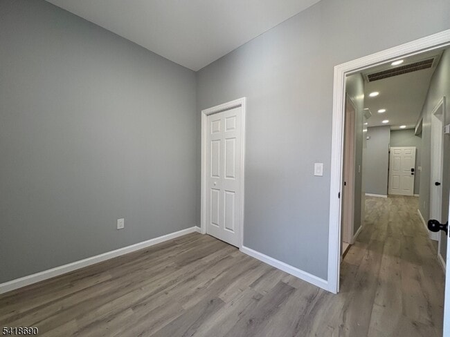 Building Photo - 456 Harrison St