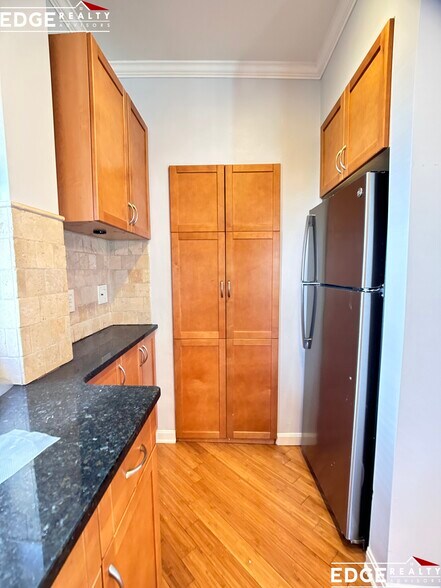 Building Photo - 19 Newcastle Rd