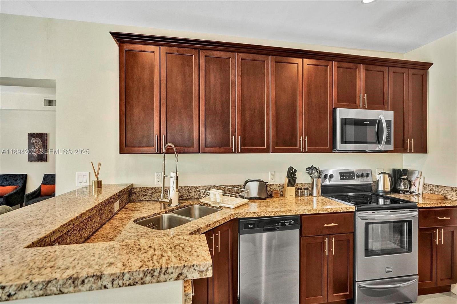 Building Photo - 1000 Matanzas Ave