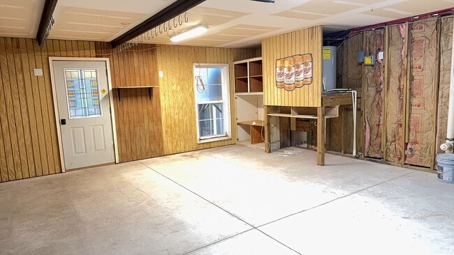 Building Photo - Newly Remodeled Home- Mid-Island Hilton Head