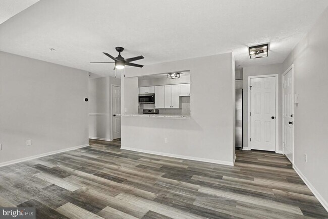 Building Photo - 900 Jessicas Ln