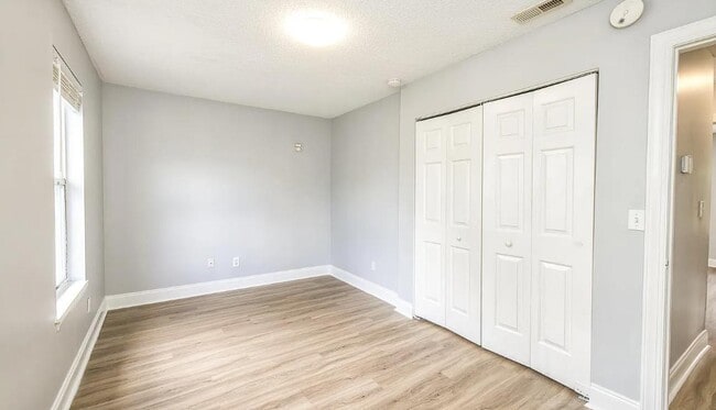 Building Photo - 609 Nixon St