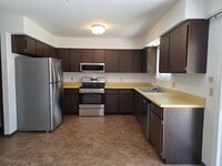 Building Photo - 2 Bed 1 Bath Side By Side Duplex in Port Edwards