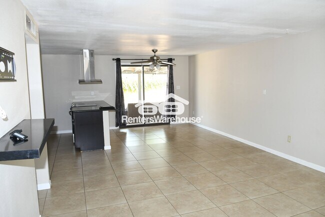 Building Photo - 1550 W Pershing Ave