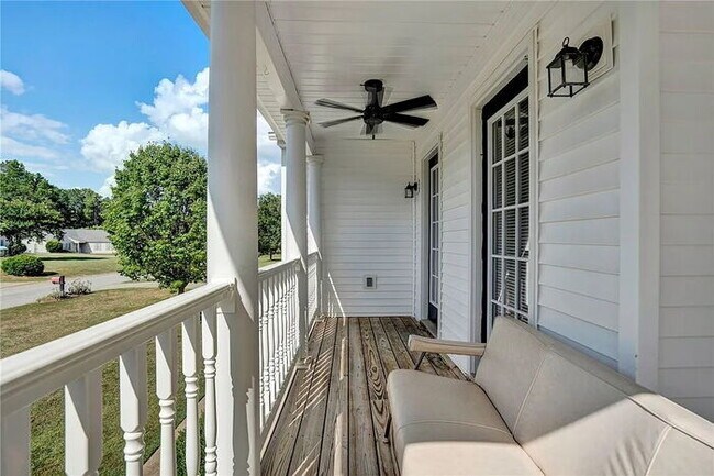 Building Photo - 175 Rock Moss Dr