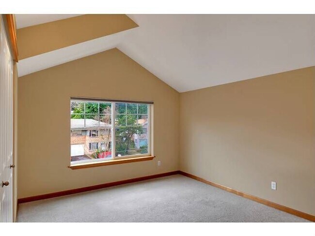Building Photo - 13804 Greenwood Ave N
