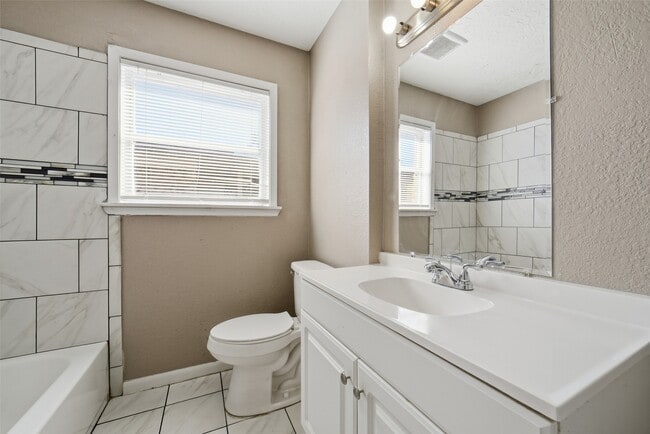 Building Photo - 10507 Seaford Dr