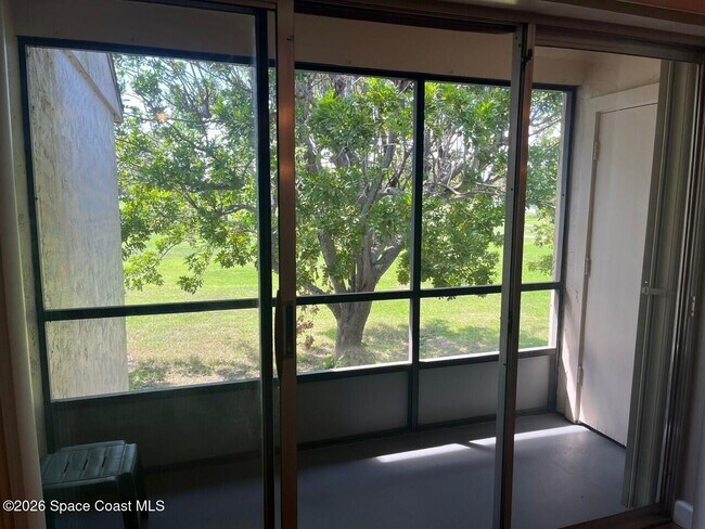 Building Photo - 2504 Bogey Ln