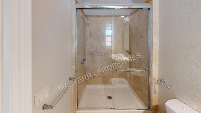Building Photo - Charming 4-Bedroom Home in Wilshire Park HPOZ – Private Decks, Backyard & Garage!