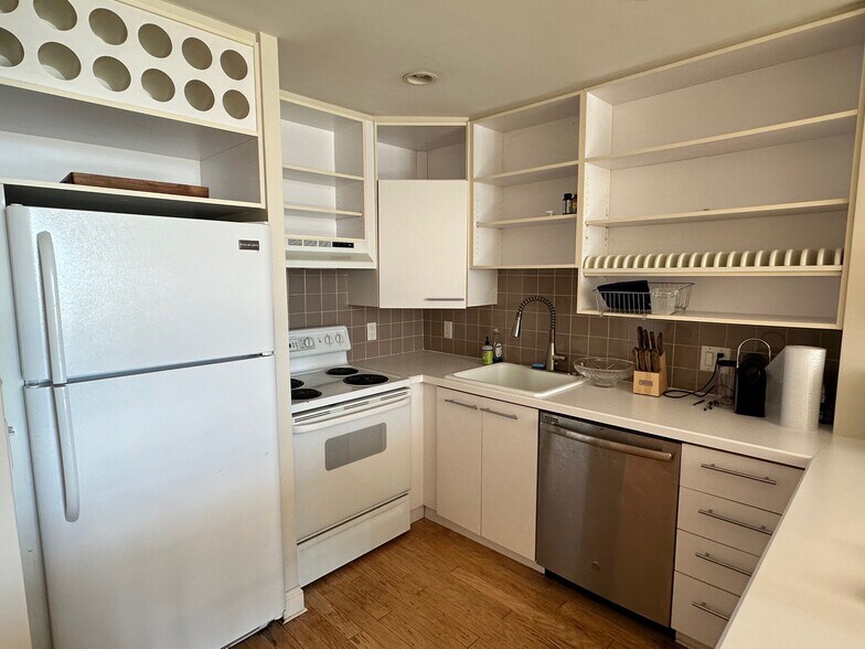 Building Photo - 160 Commonwealth Ave