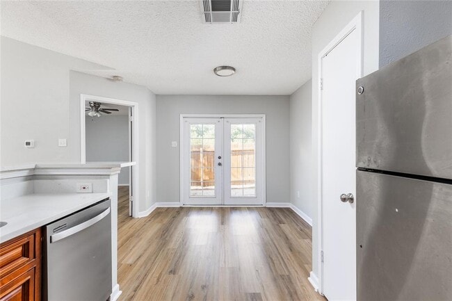 Building Photo - 1803 Heatherglen Ln