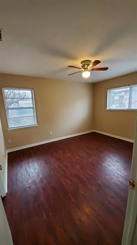 Building Photo - 1108 S Valentine Dr