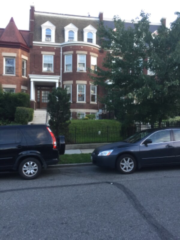 Primary Photo - 1118 Girard St NW