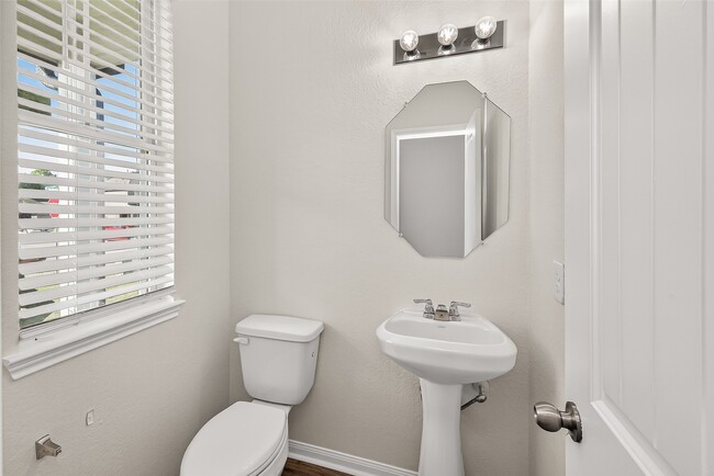 Building Photo - 3503 Cannon Dr