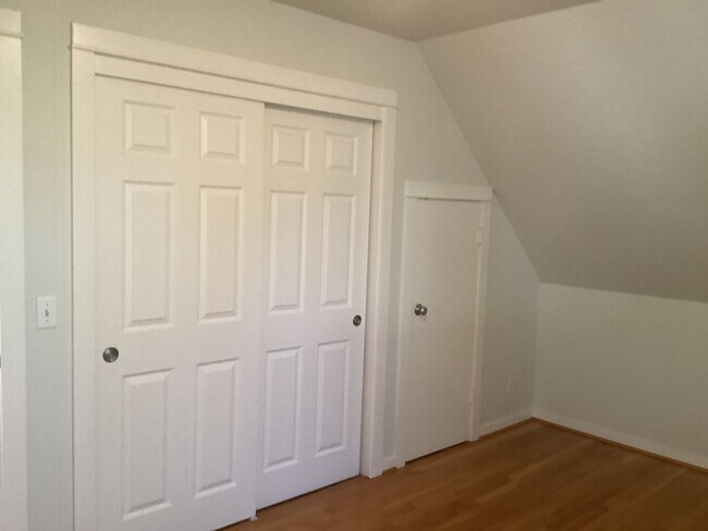Building Photo - 204 Roosevelt Terrace