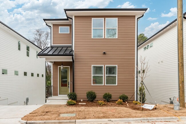 Building Photo - Beautiful 4-bedroom, 4-bathroom Custom Home Durham, NC