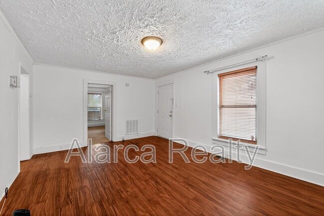 Building Photo - 207 Doster Ave