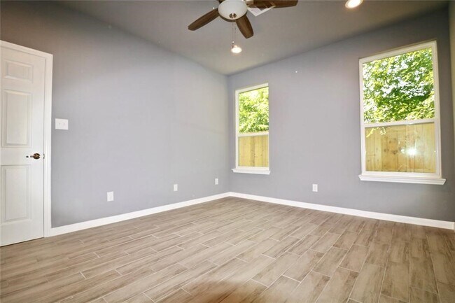 Building Photo - 4238 Aledo St