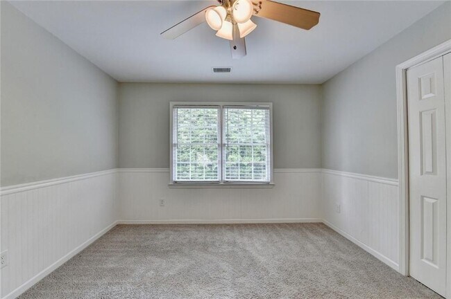Building Photo - 10665 Wren Ridge Rd