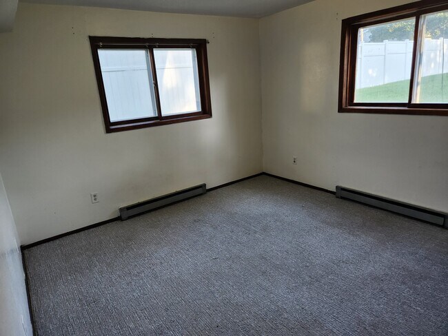 Building Photo - 1022 Higby Dr