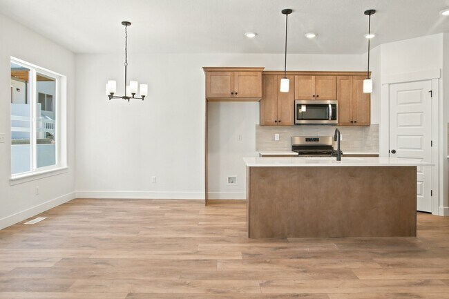 Building Photo - 4809 Olive Ave