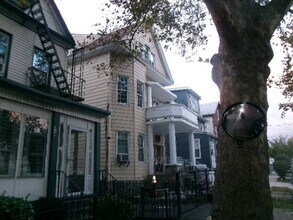 Building Photo - 432 S 1st Ave