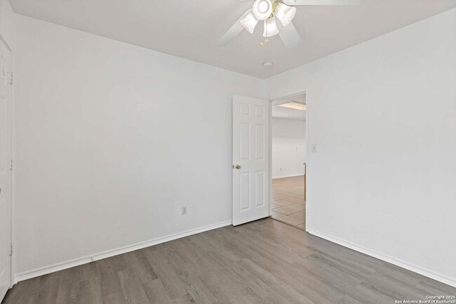 Building Photo - 3045 Pine Valley Dr