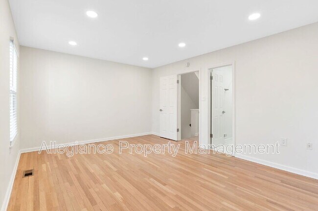 Building Photo - 6630 Medinah Ln