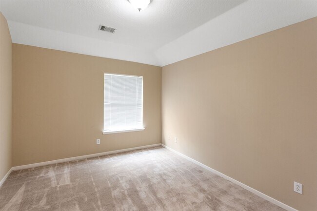 Building Photo - 9818 Mossy Tree Ln