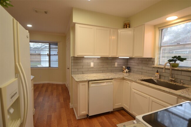 Building Photo - 12711 Westleigh Dr
