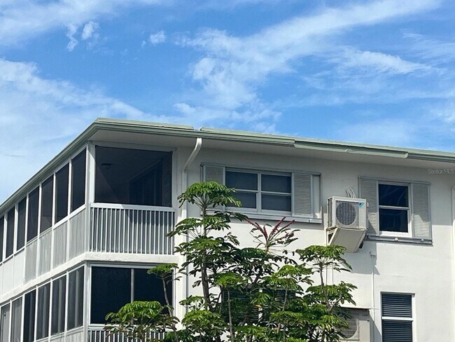 Building Photo - 3600 N Ocean Dr