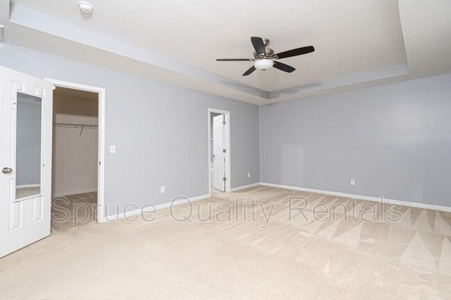 Building Photo - 6201 Black Willow Dr