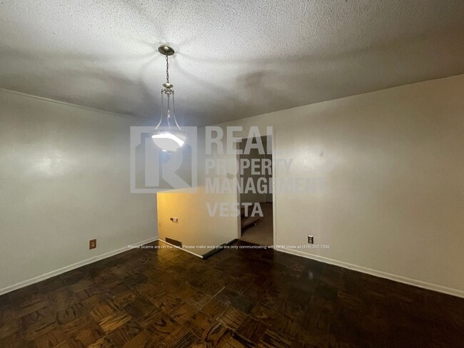 Building Photo - 5081 Idleway Dr