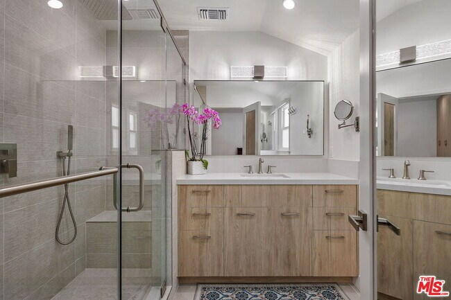 Building Photo - 12849 Tiara St