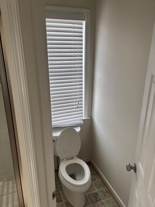 Building Photo - Great Home in Crozet!