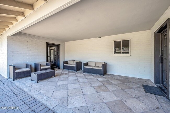 Building Photo - 1922 E Laguna Dr