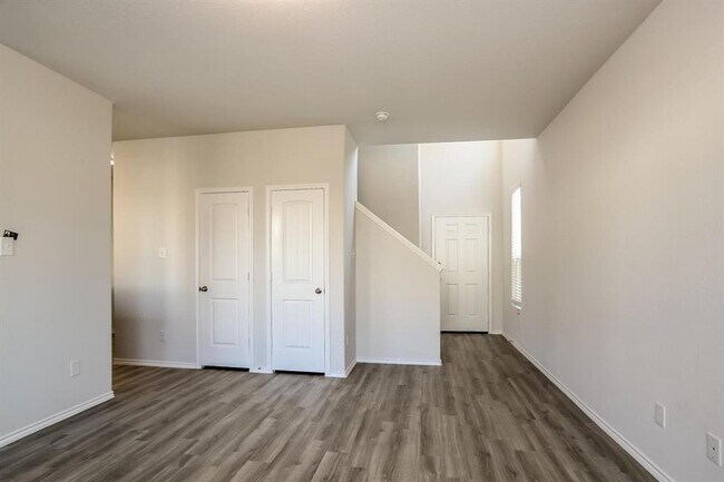 Building Photo - 150 Spring Meadows Cir