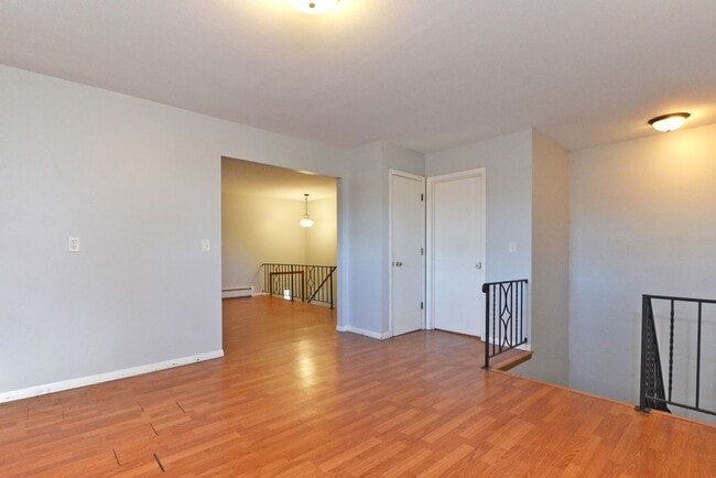 Building Photo - 2 Bed | 2 Bath W/ Garage in Heart of Colum...