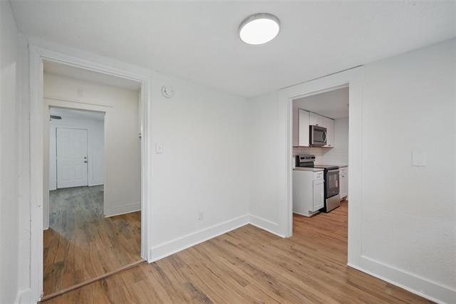 Building Photo - 908 E Houston St