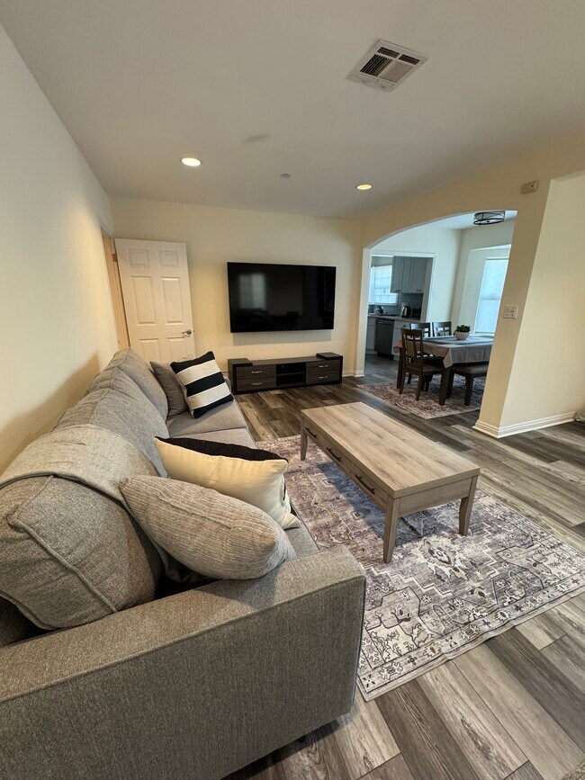 Building Photo - 3935 Inglewood Blvd